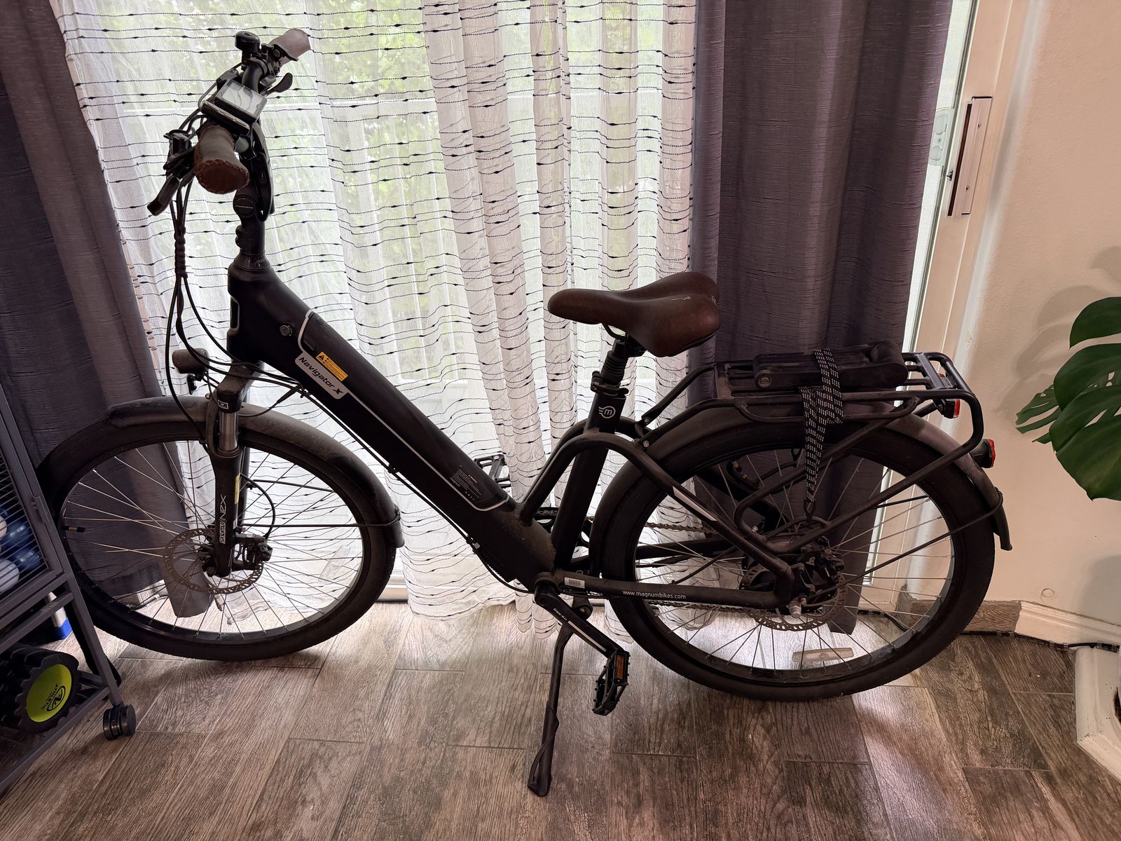Magnum Navigator X Electric Bike