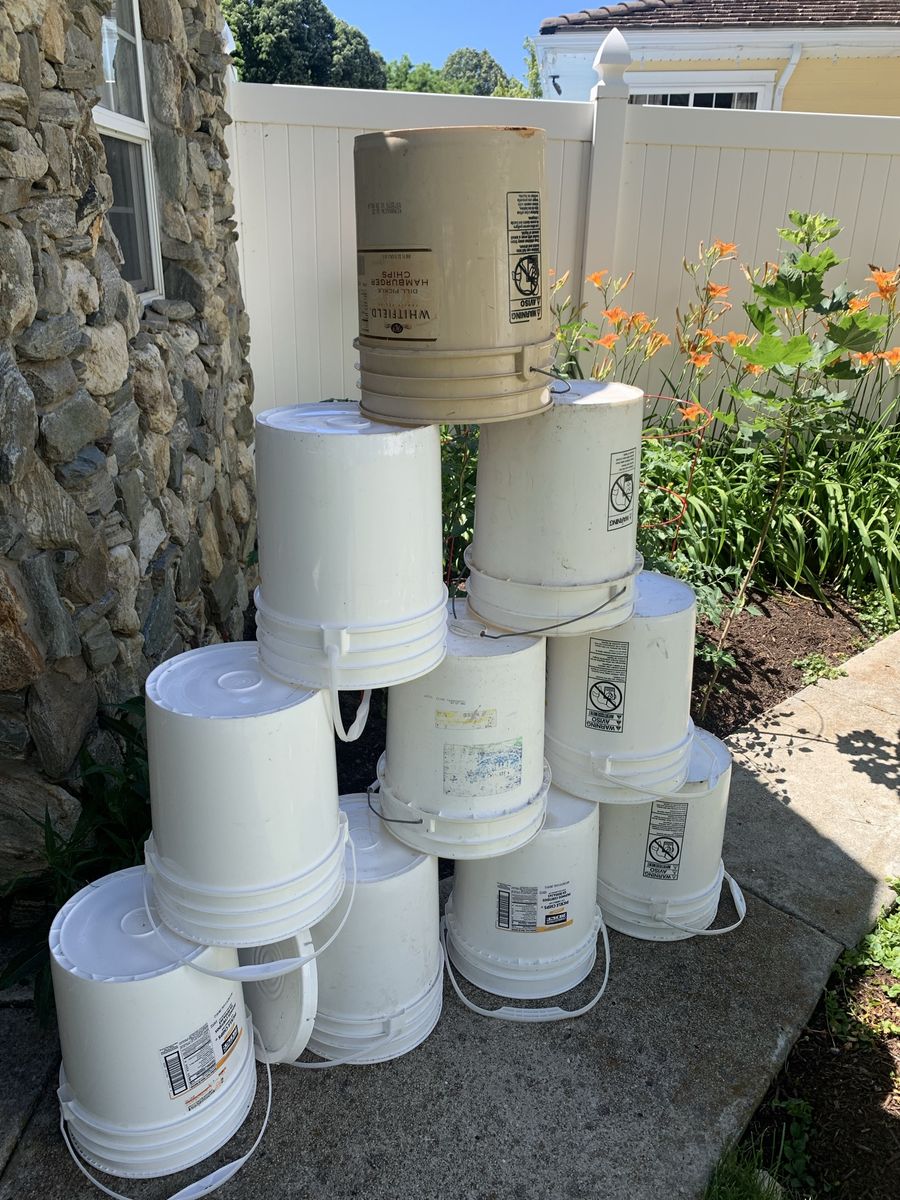 5 gallon buckets