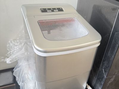 Lot of 8 NewAir Nugget Ice Maker, Portable Countertop Machine, used