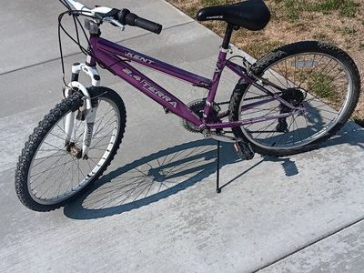 Kent Terra 2.4 Purple Girls Mountain Bike 24 Inch Wheels