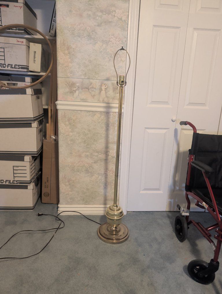4-Ft floor lamp