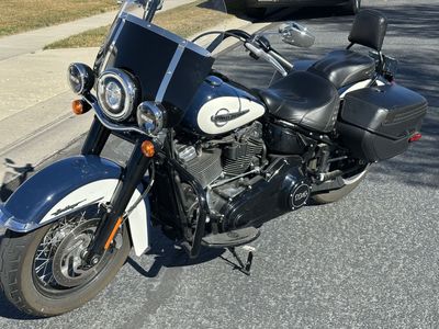 2019 HERITAGE HARLEY DAVIDSON, SUPER LOW MILES, PRISTINE CONDITION