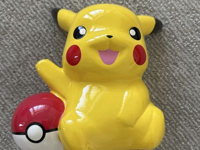 Pokémon Pikachu with Pokeball Ceramic Figurine/Coin Bank - Excellent Condition
