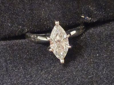 1ct Natural marquise solitare