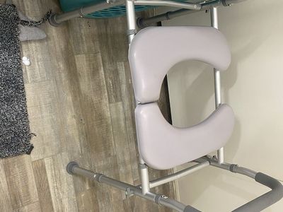 Toilet chair