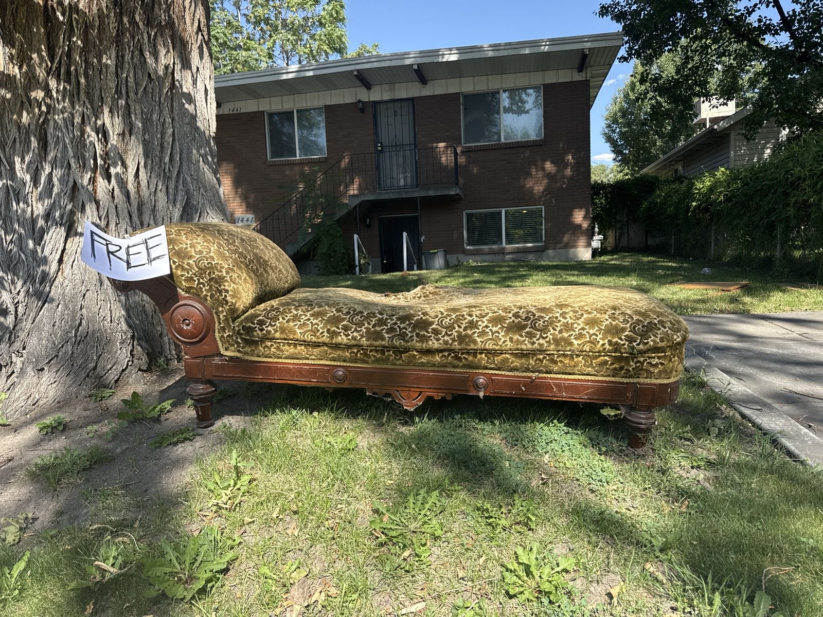 Vintage Gold Damask Upholstered Fainting Couch Chaise Lounge