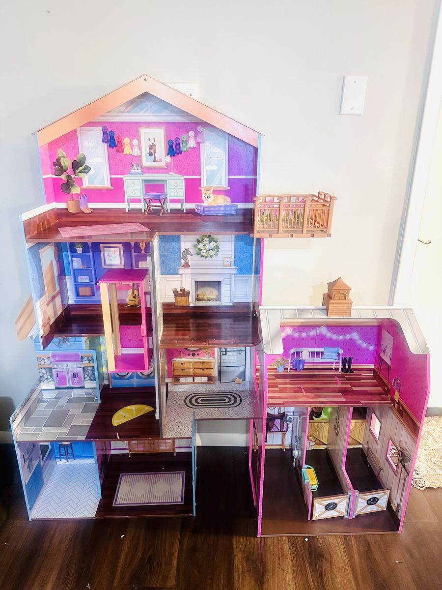 Barbie Stable Mansion Doll House