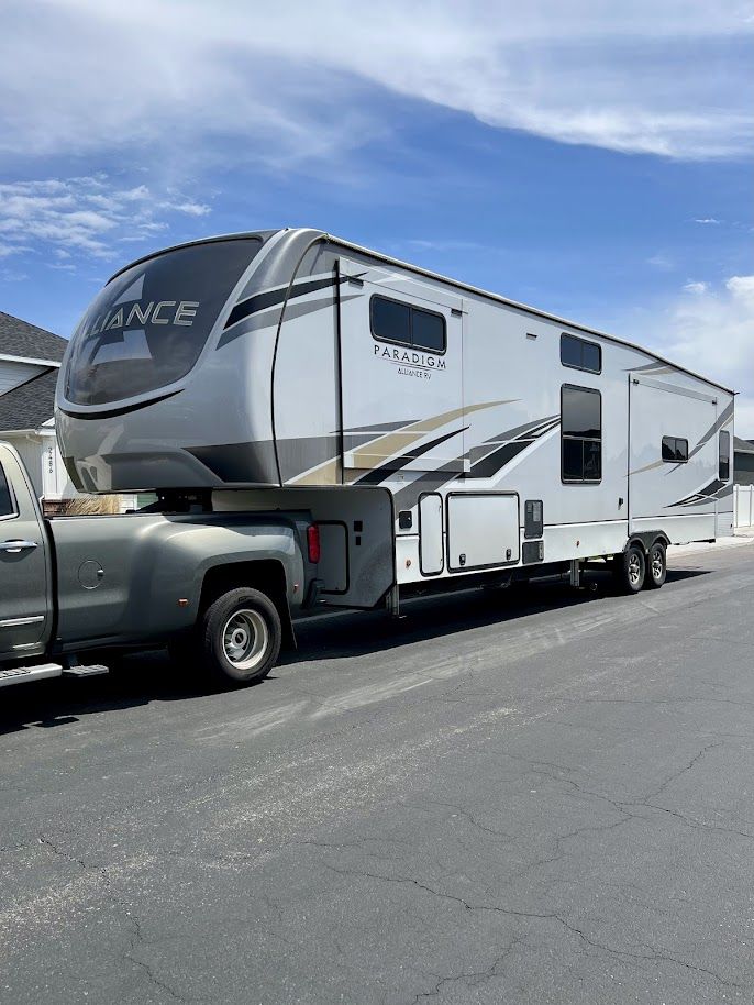 Fifth Wheel RV
