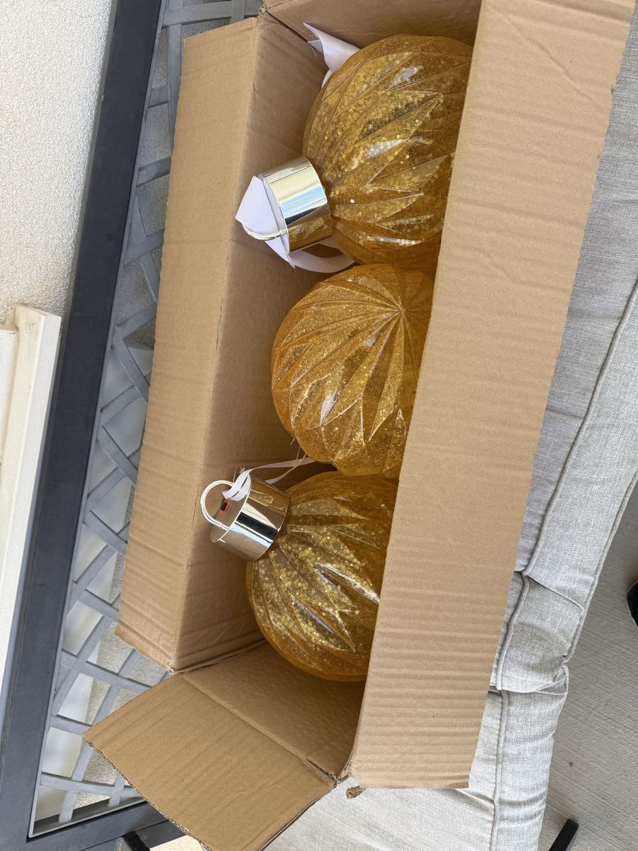 8 large ornaments.