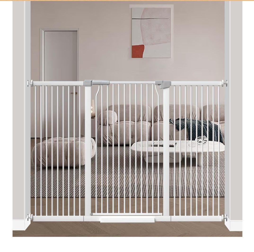 NEW Extra Wide Baby / Pet Gate 40.5" Tall