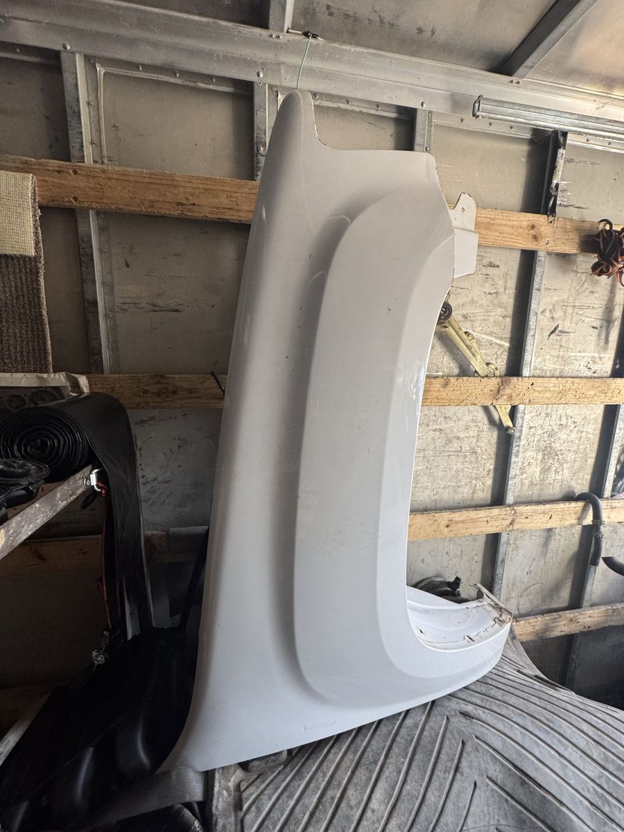 FENDER PASSENGER SIDE FRONT FENDER CHEVROLET SILVERADO OR GMC SIERRA 2007-2013