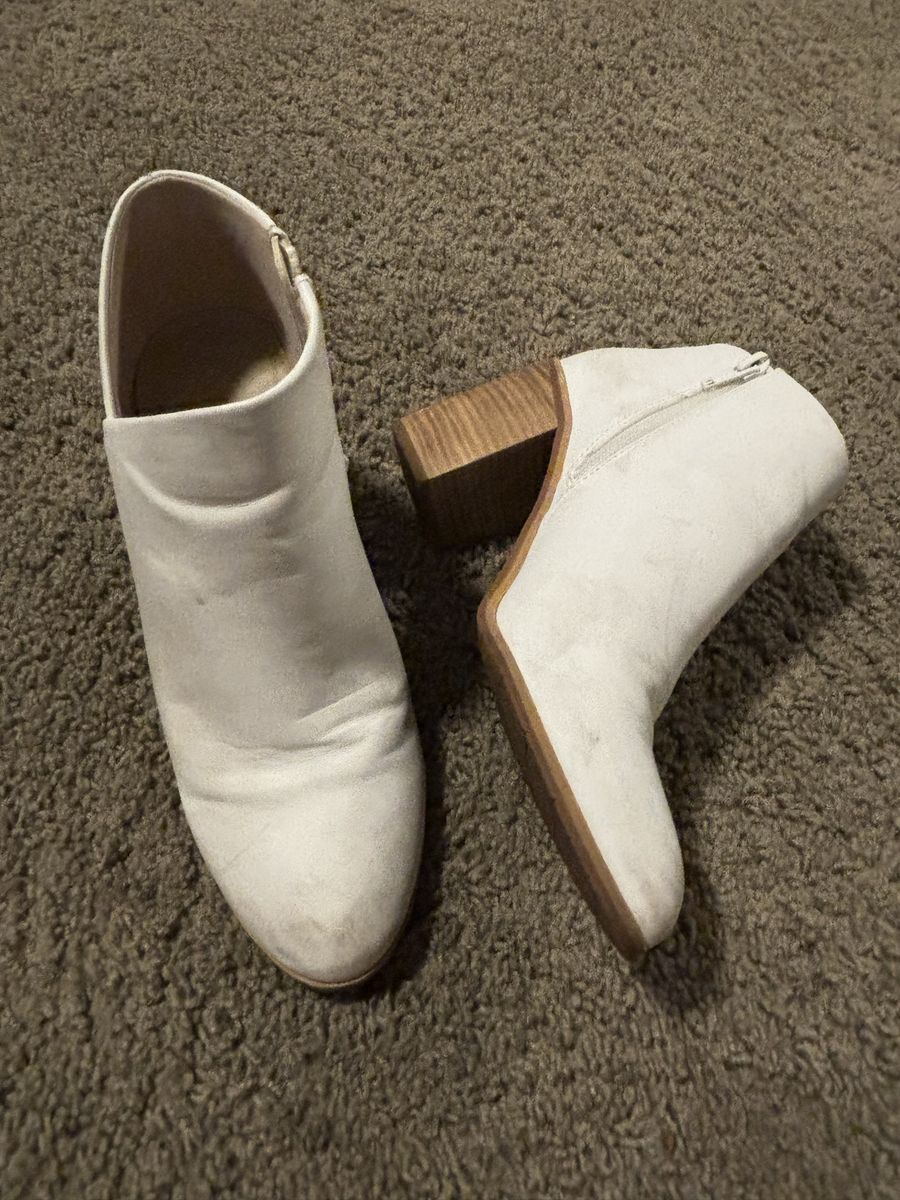 Cole Haan White Suede Ankle Boots Women's 7.5 Slip-On Chunky Heel Booties