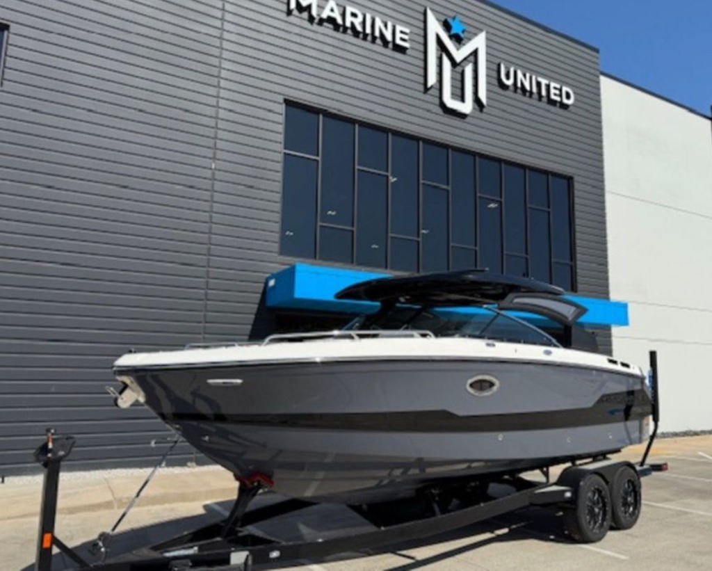 2025 Chaparral 26 Surf