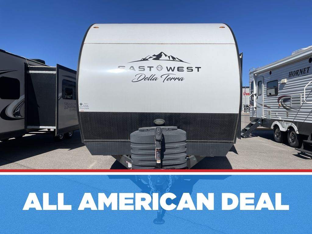 Used 2025 EAST TO WEST Della Terra 262BH