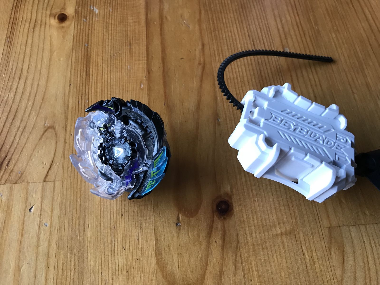 Switch Strike Doomscizor D3 Beyblade Burst Switch Strike Doomscizor D3