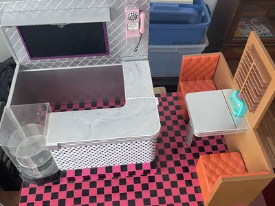 Dollhouse Diner Playset - Retro 50s Style with Booth, Counter, ice cream scoop and a jukebox that plays.