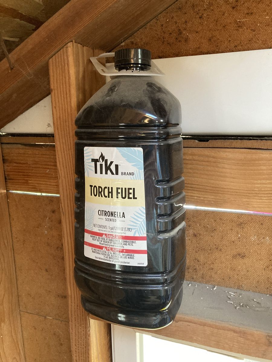 Tiki torch oil