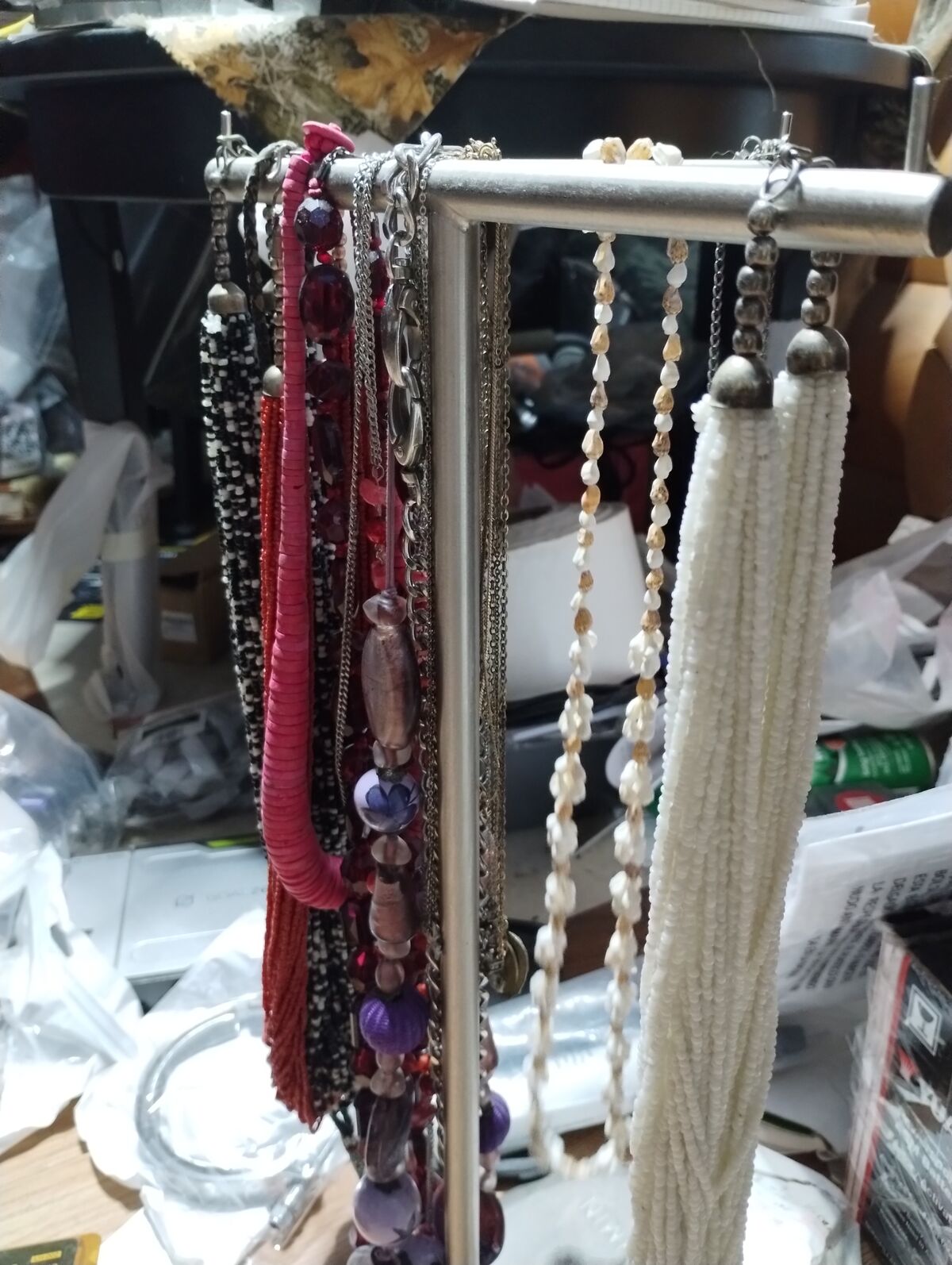 LOT OF VINTAGE PINS/ BROACHS /AND OTHER JEWELY / COSTUME AND REAL/ NATIVE