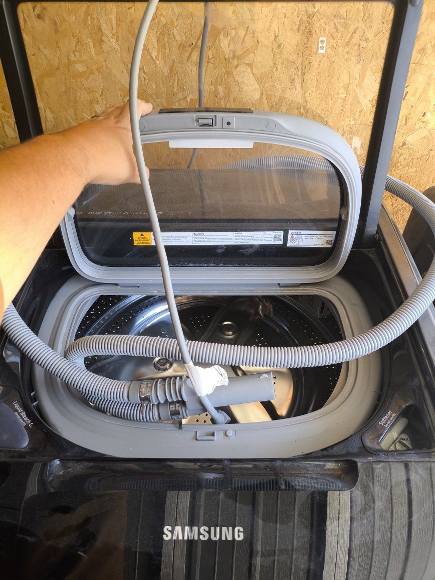 Samsung washer and dryer top
loading and front loading with a
plethora of different functions.