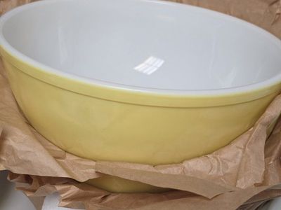 Vintage Pyrex Primary Colors Yellow Mixing Bowl 404 Large Kitchenware Made in USA