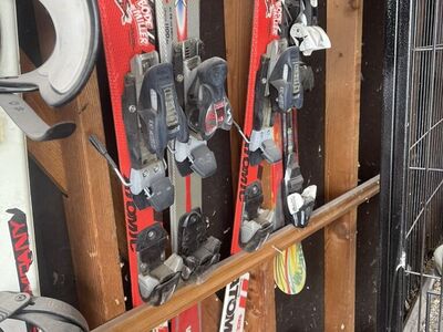 Skis