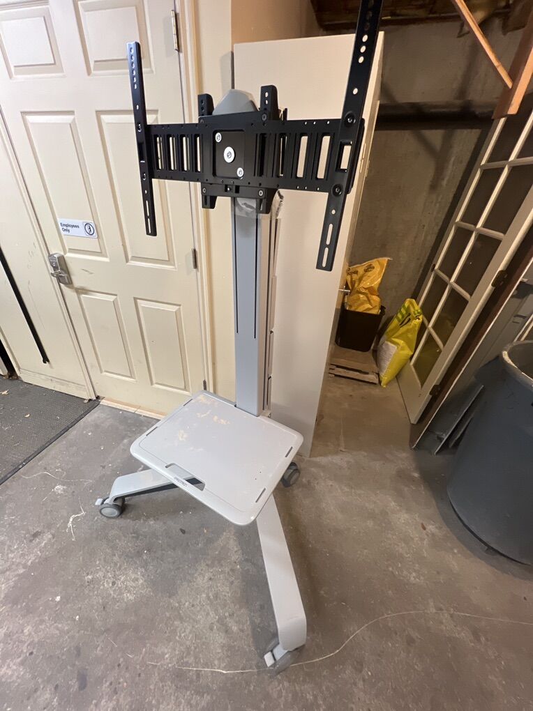 Heavy Duty Mobile Tv Stand