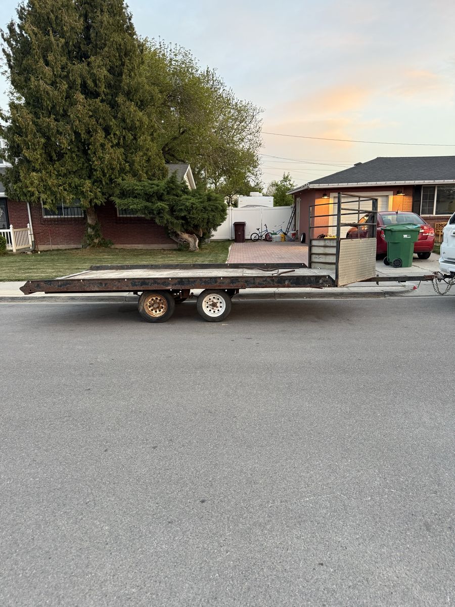 Snowmobile trailer