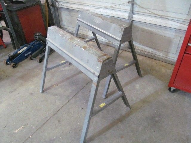 Collapsible metal sawhorses