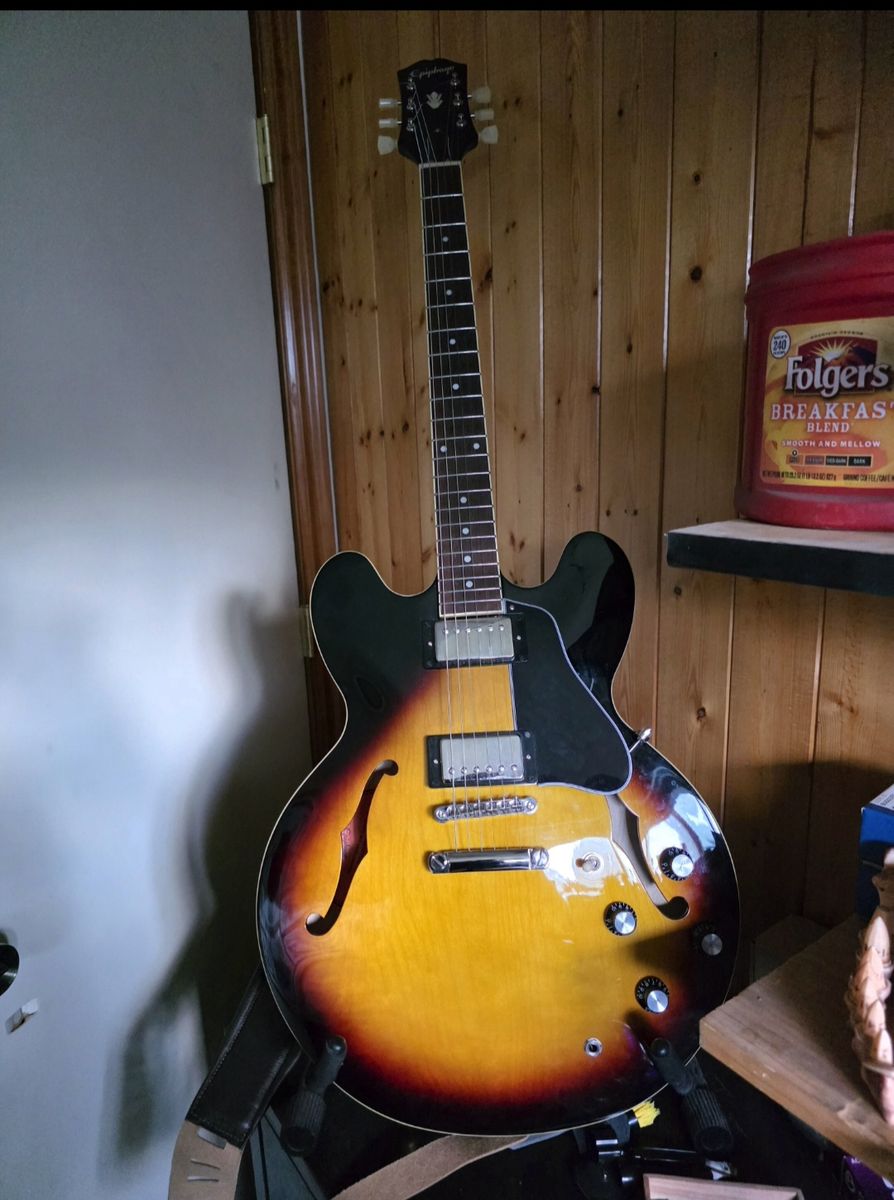Epiphone es-335