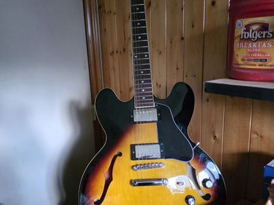 Epiphone es-335