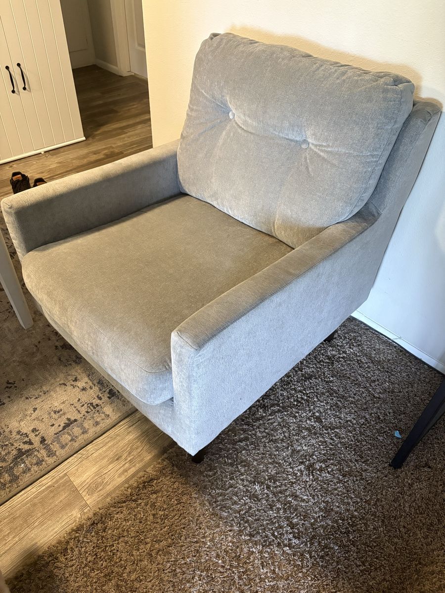 Light Gray Upholstered Accent Chair with Tufted Back Cushion - Excellent Condition