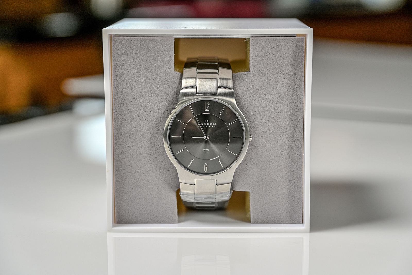 SKAGEN men's stainless steel wristwatch -Brand New