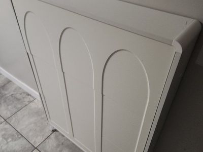 White Arched Front Shoe Cabinet / Storage Bench with 3 Flip-Down Compartments, Entryway Organizer
