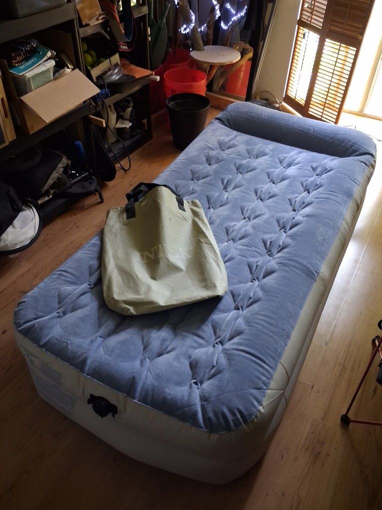Intex Twin Air Mattress Portable Guest Bed with bag