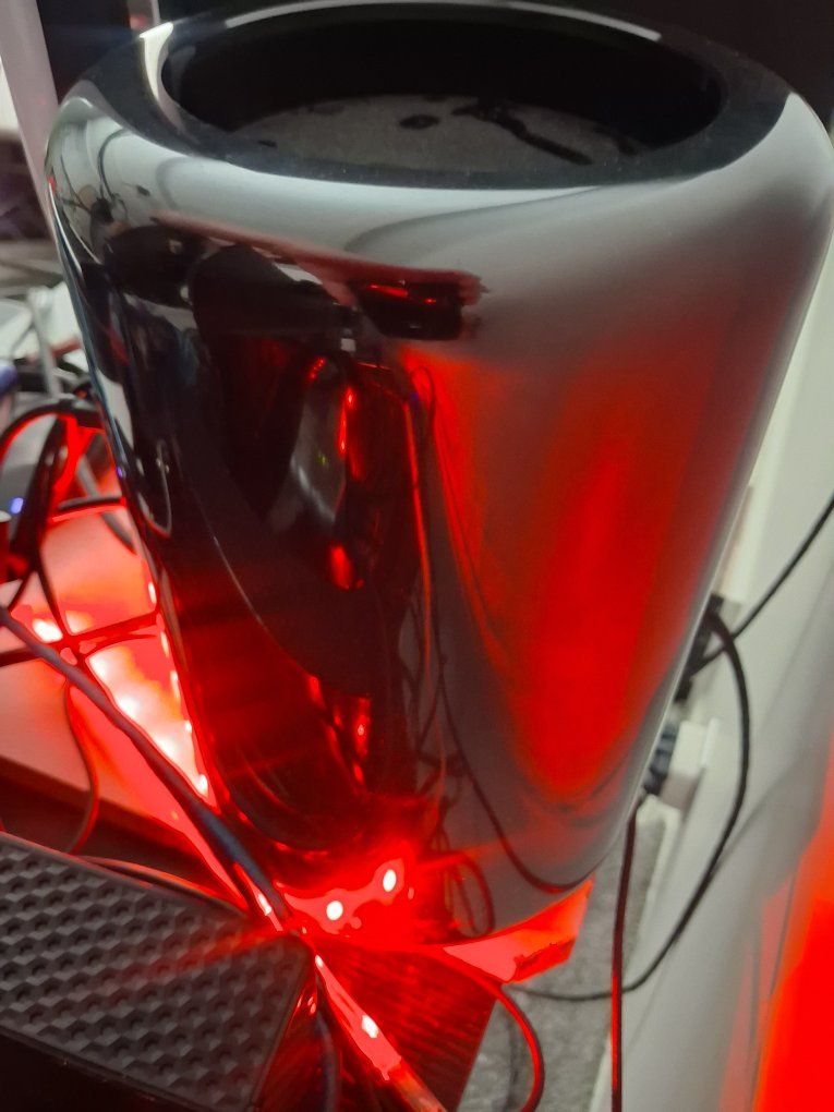 Mac Pro "Late 2013" (Trash can) - 2.7ghz/64g(ram)/12-core/1TB(ssd)