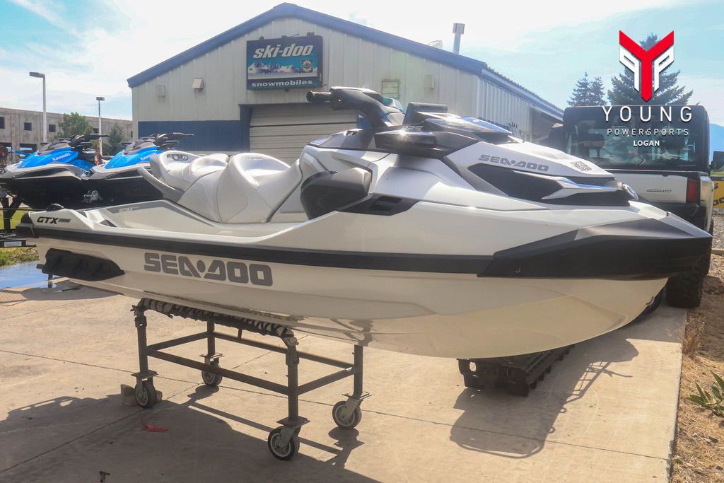 2026 Sea-Doo GTX™ Limited 325 White Pearl Premium