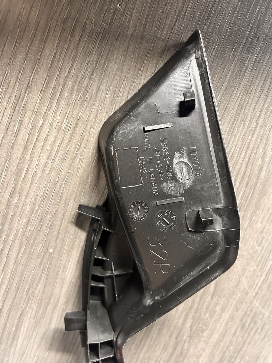 OEM Toyota Rav Front Fender-To-Cowl Side Seal