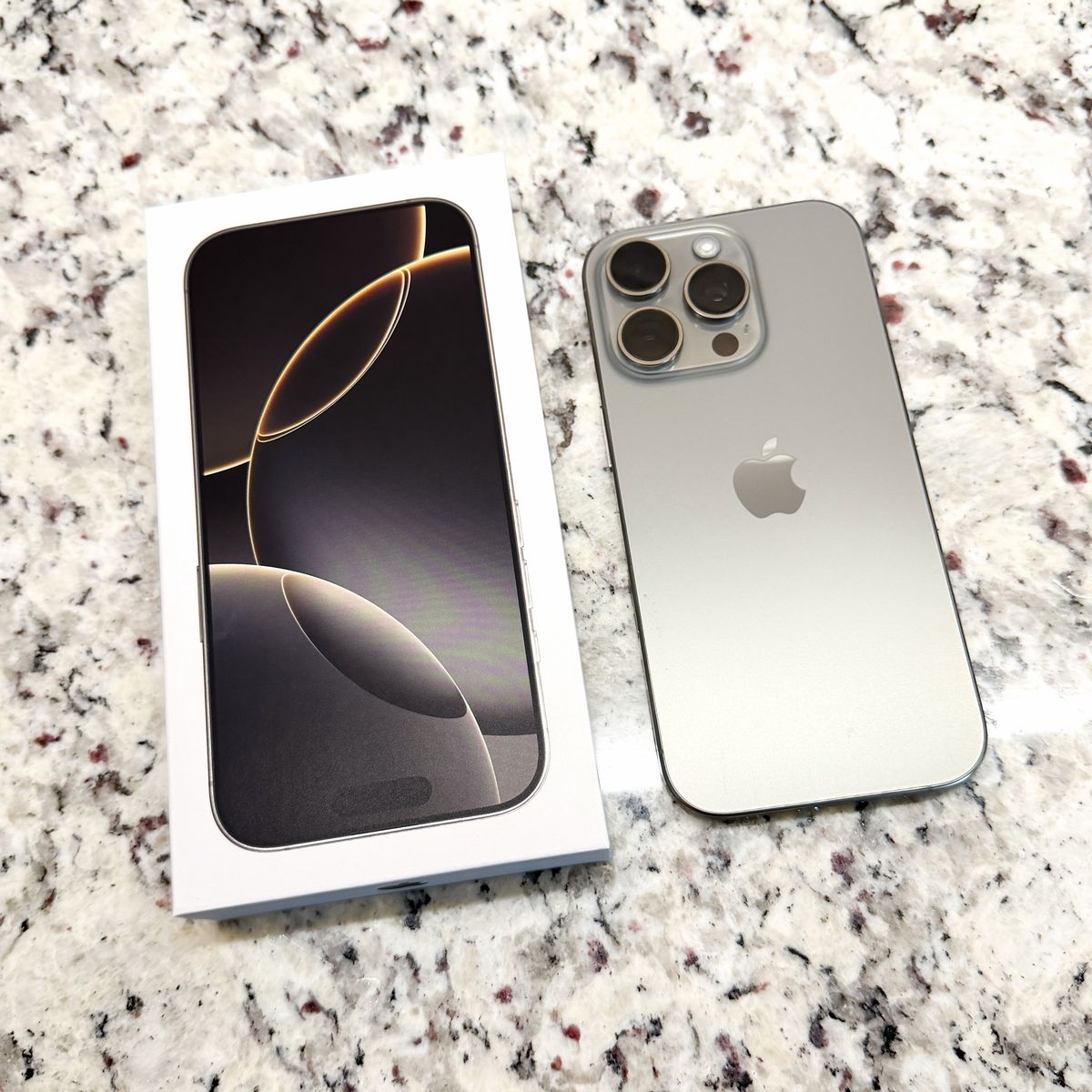 Unlocked MINT iPhone 16 Pro 256GB Box With Original Accessories 