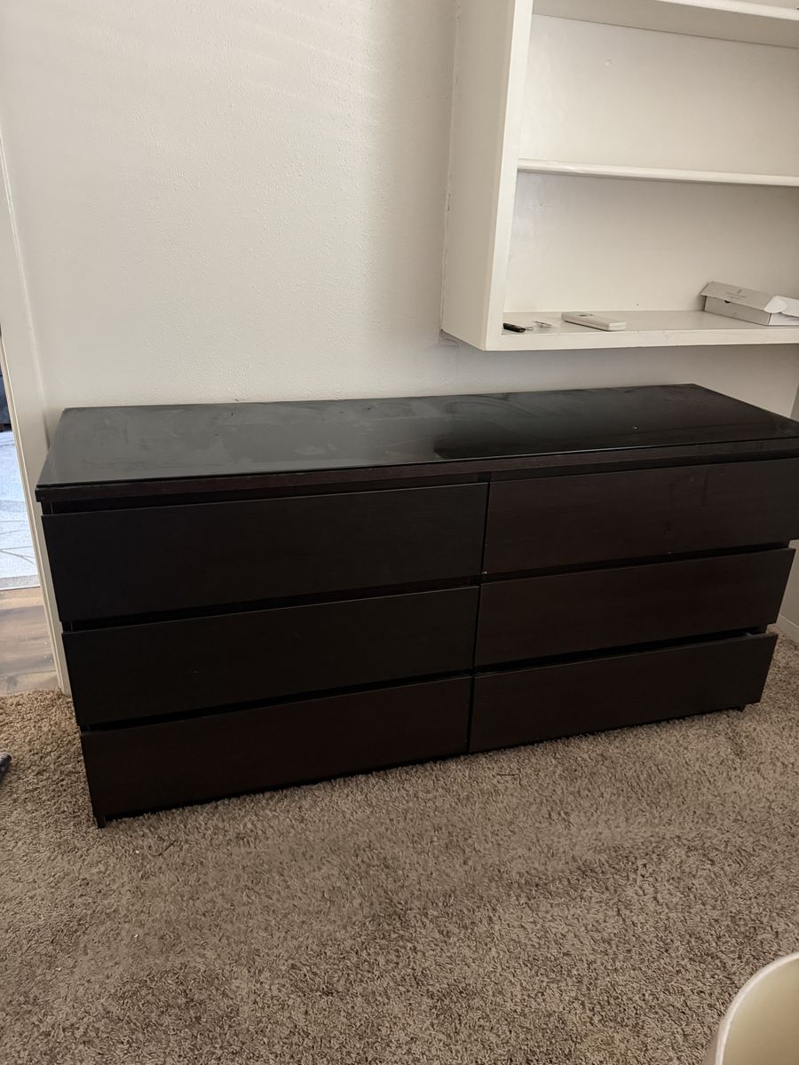 Two free dressers