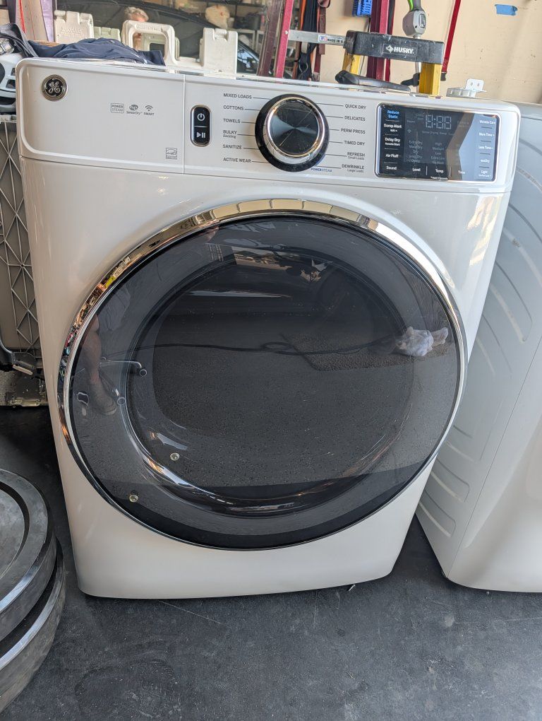 GE Smart Front Load Electric Dryer With power, steam and Wi-Fi. (GFD65ESSN0WW)
