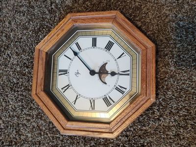 Wall clock with moon phases 11.5" - works great