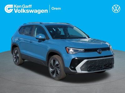 2025 Volkswagen Taos SE 4Motion
