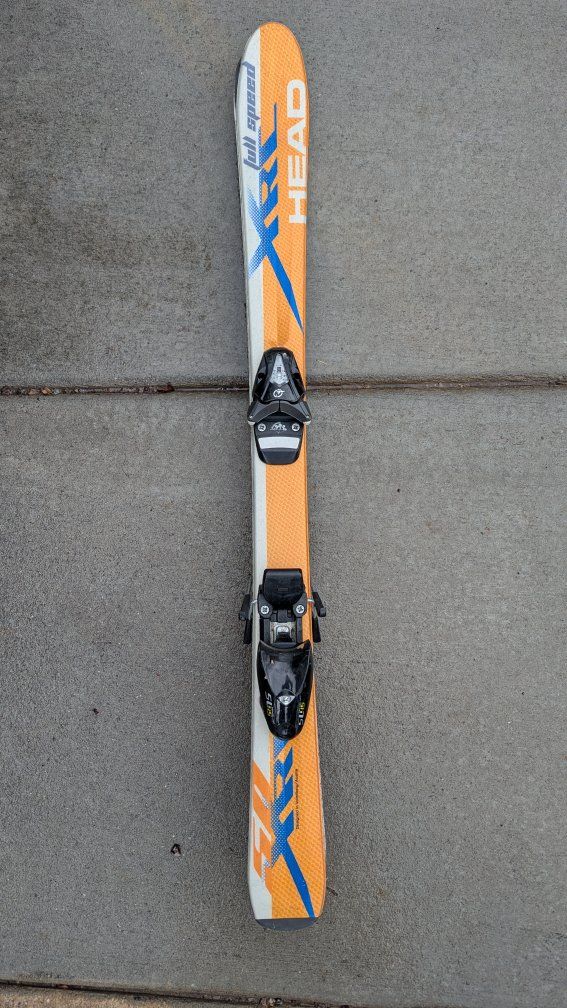 Head Skis with adjustable bindings 
