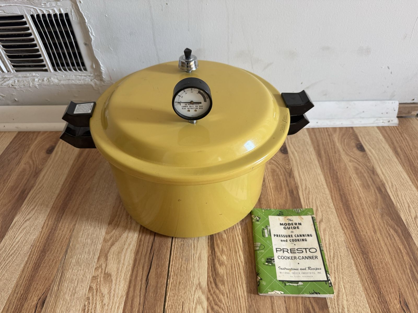 Vintage Presto 21qt Pressure Cooker -  Harvest Gold Yellow 409A  Canner