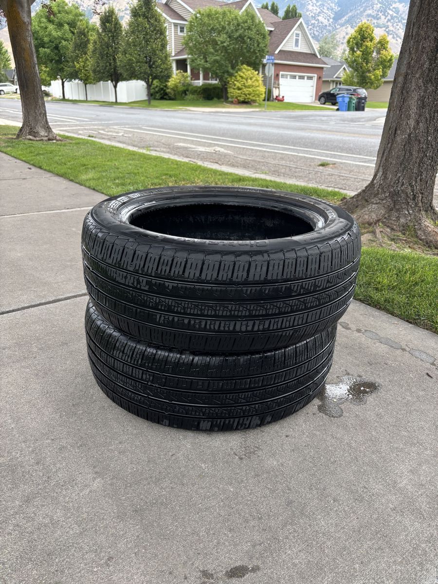 Pirelli Cinturato P7 All Season Run-Flat Tires — Set of 2 — Like New (