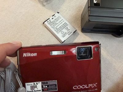 Nikon COOLPIX S60 10.0MP Touch Screen Digital Camera