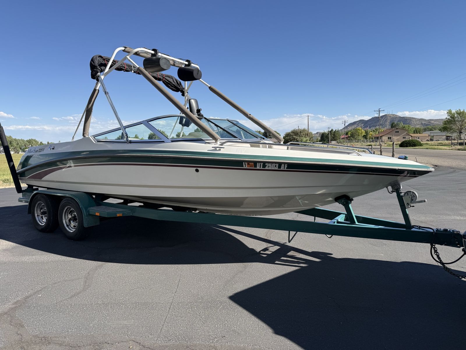 1997 Mastercraft Maristar 225V