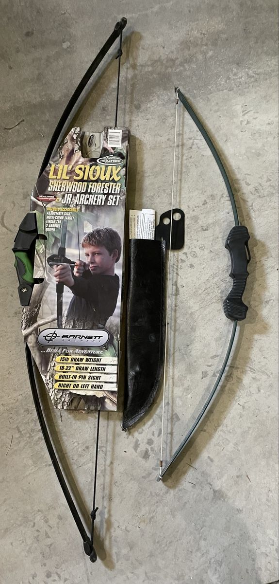 Barnett Lil Sioux Sherwood Forester Jr. Archery Set - 15lb Draw Weight, 18-22" Draw Length, Right/Left Hand