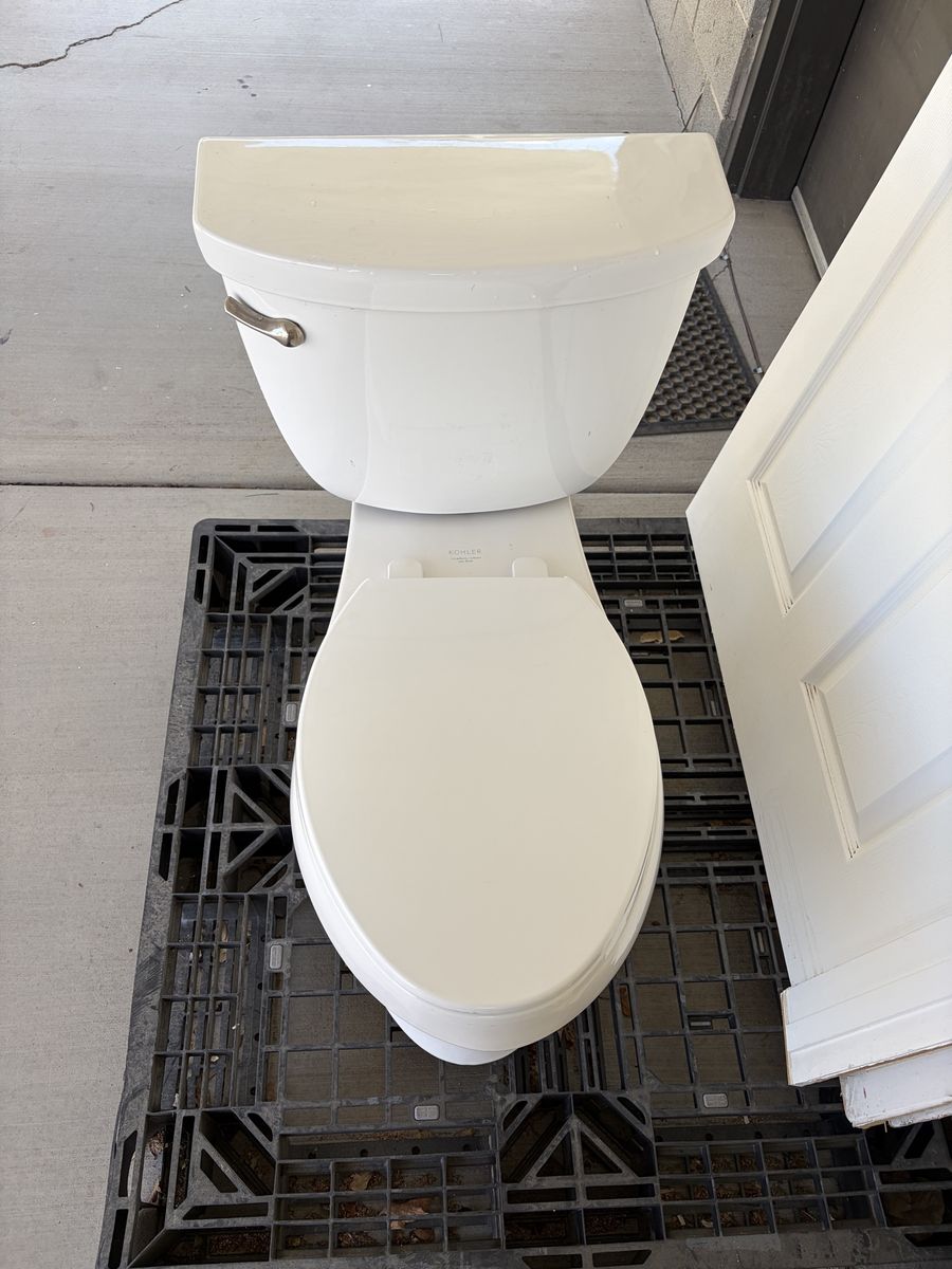 Kohler White Toilet with Tank & Seat - elongated bowl in perfect working condition
