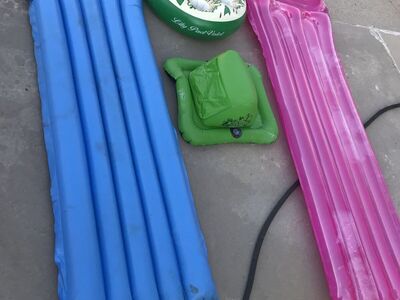 Inflatable pool toys floats and drink caddy